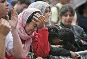 woman_weeps_london_michael_jac