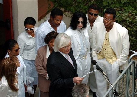 large_michael-jackson-family-2